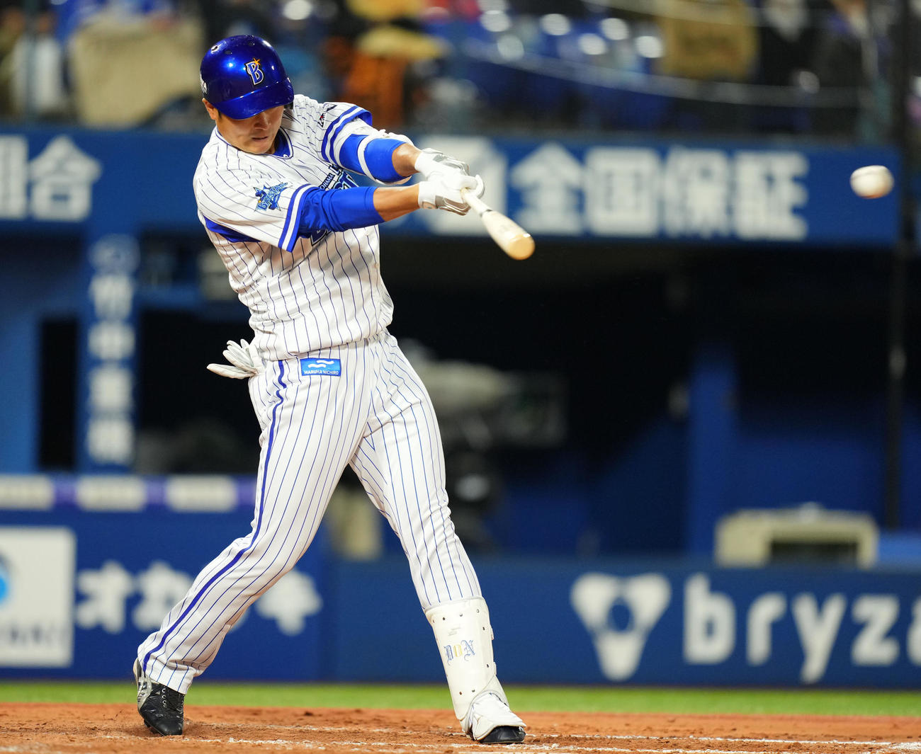 DeNA対巨人　7回裏DeNA無死、右前打を放つ中井（撮影・横山健太）