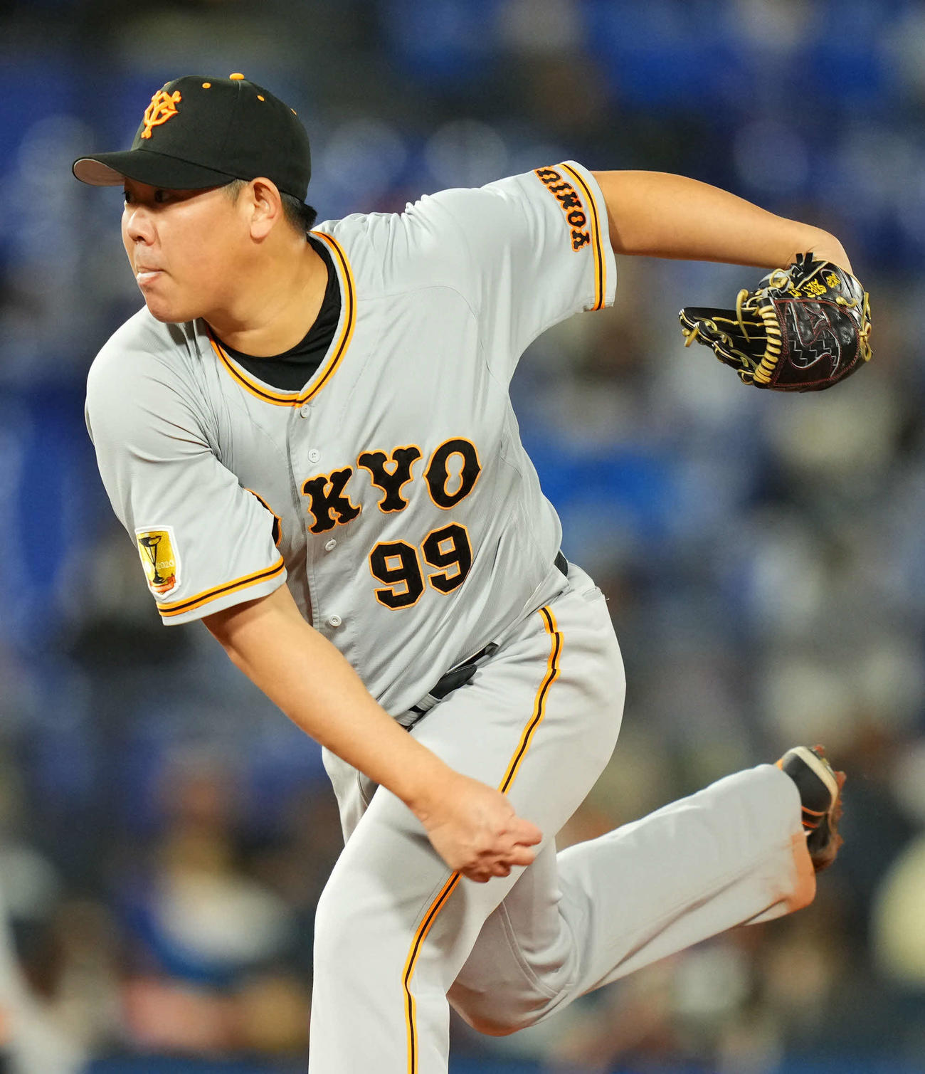 DeNA対巨人　力投する巨人先発の山口（撮影・横山健太）