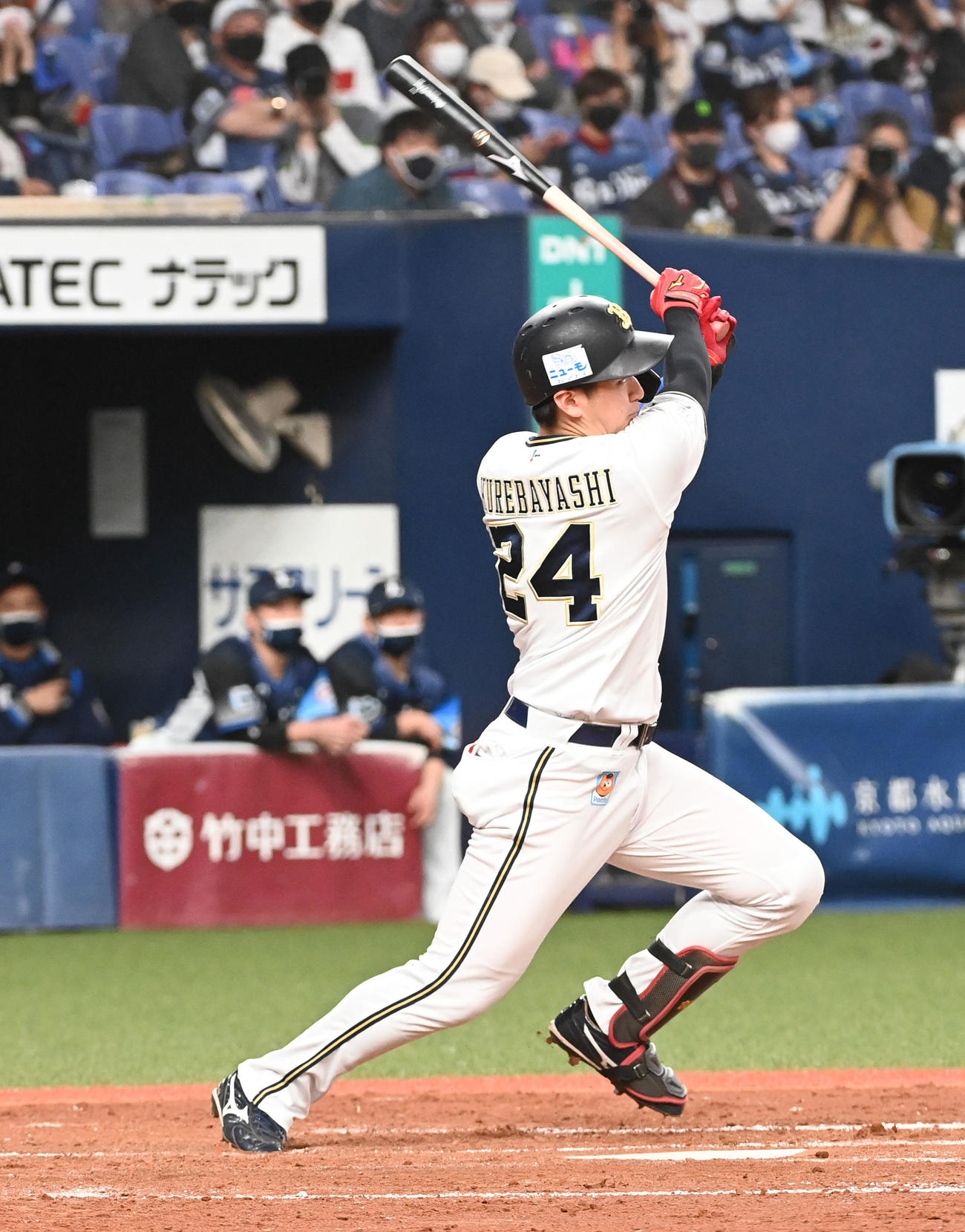 オリックス対西武　4回裏オリックス2死二、三塁、紅林は左翼への飛球を放つ。山野辺が落球し、2点を先制する（撮影・前岡正明）