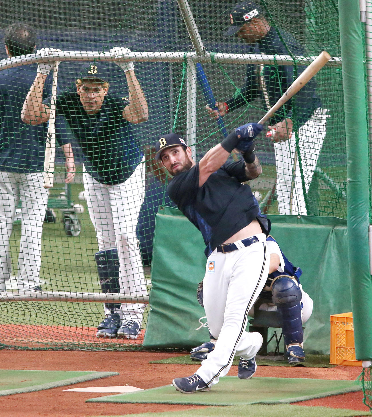 20日、打撃練習するオリックスのラベロ