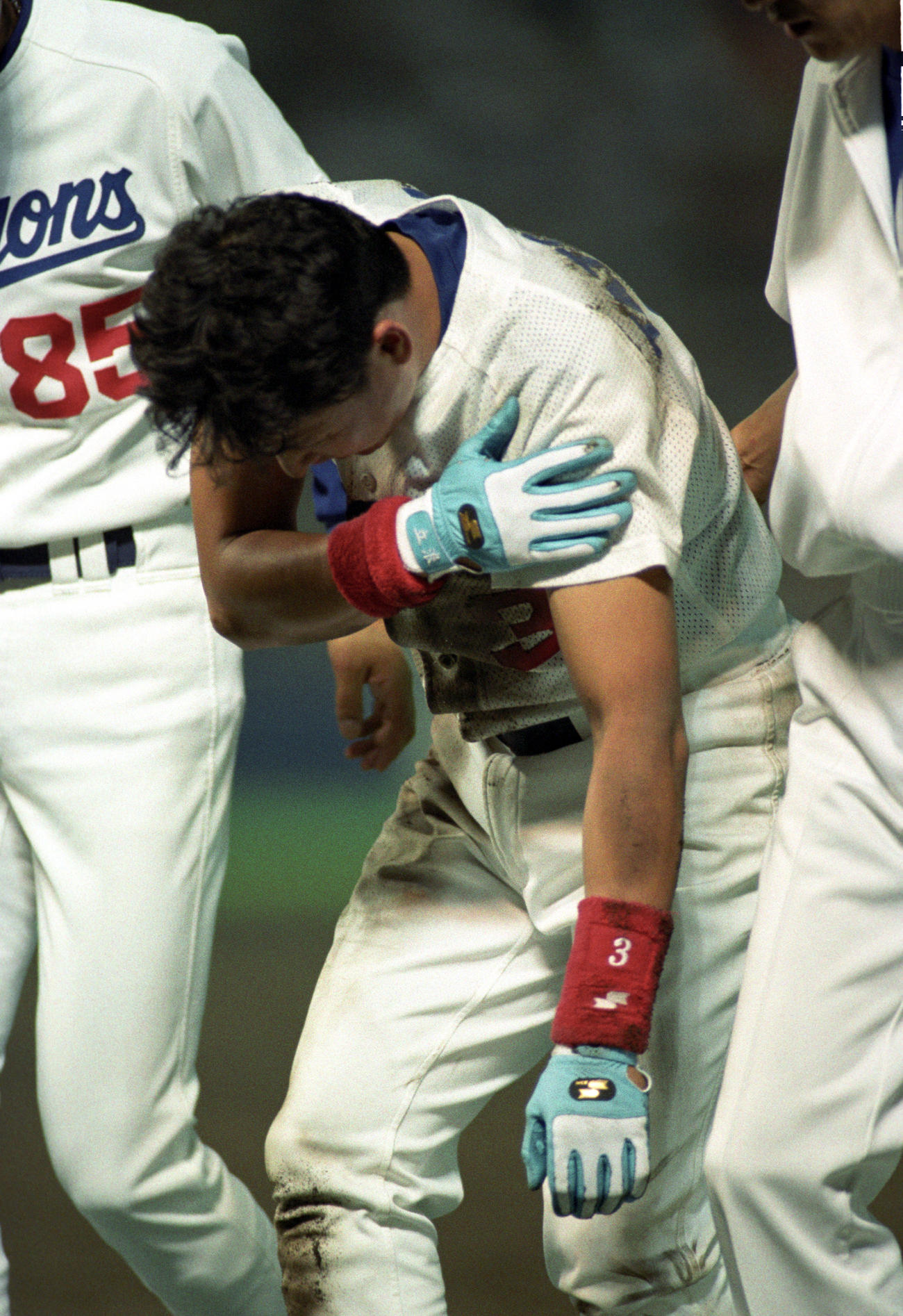 1994年10月8日、一塁に滑り込んだ際に肩を脱臼した中日立浪和義
