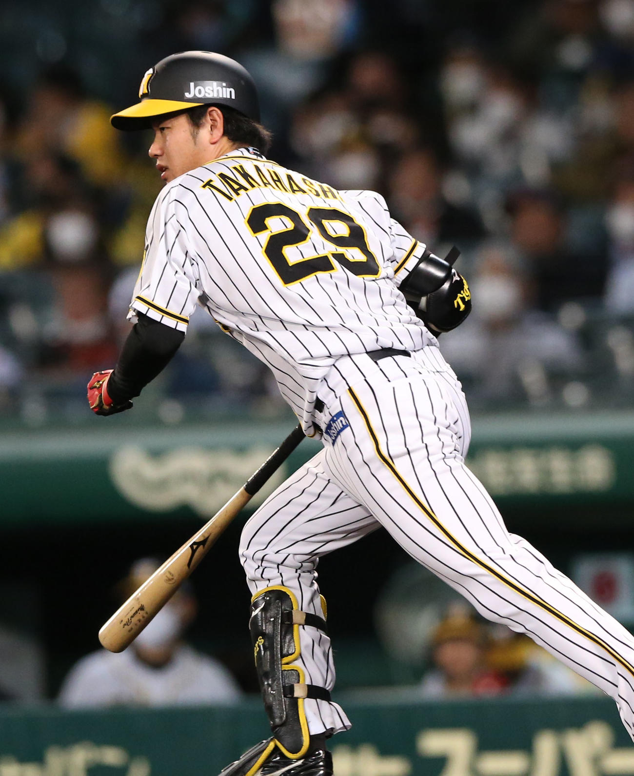 阪神対中日　7回裏阪神2死三塁、高橋遥人は左前適時打を放つ（撮影・上山淳一）