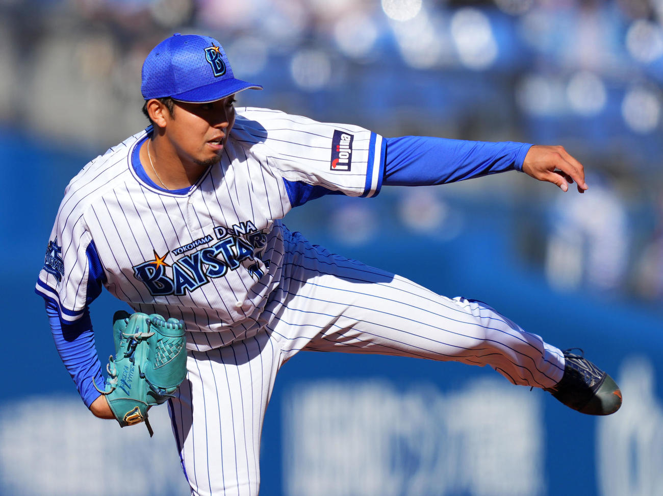 DeNA対中日　力投するDeNA先発の東（撮影・横山健太）