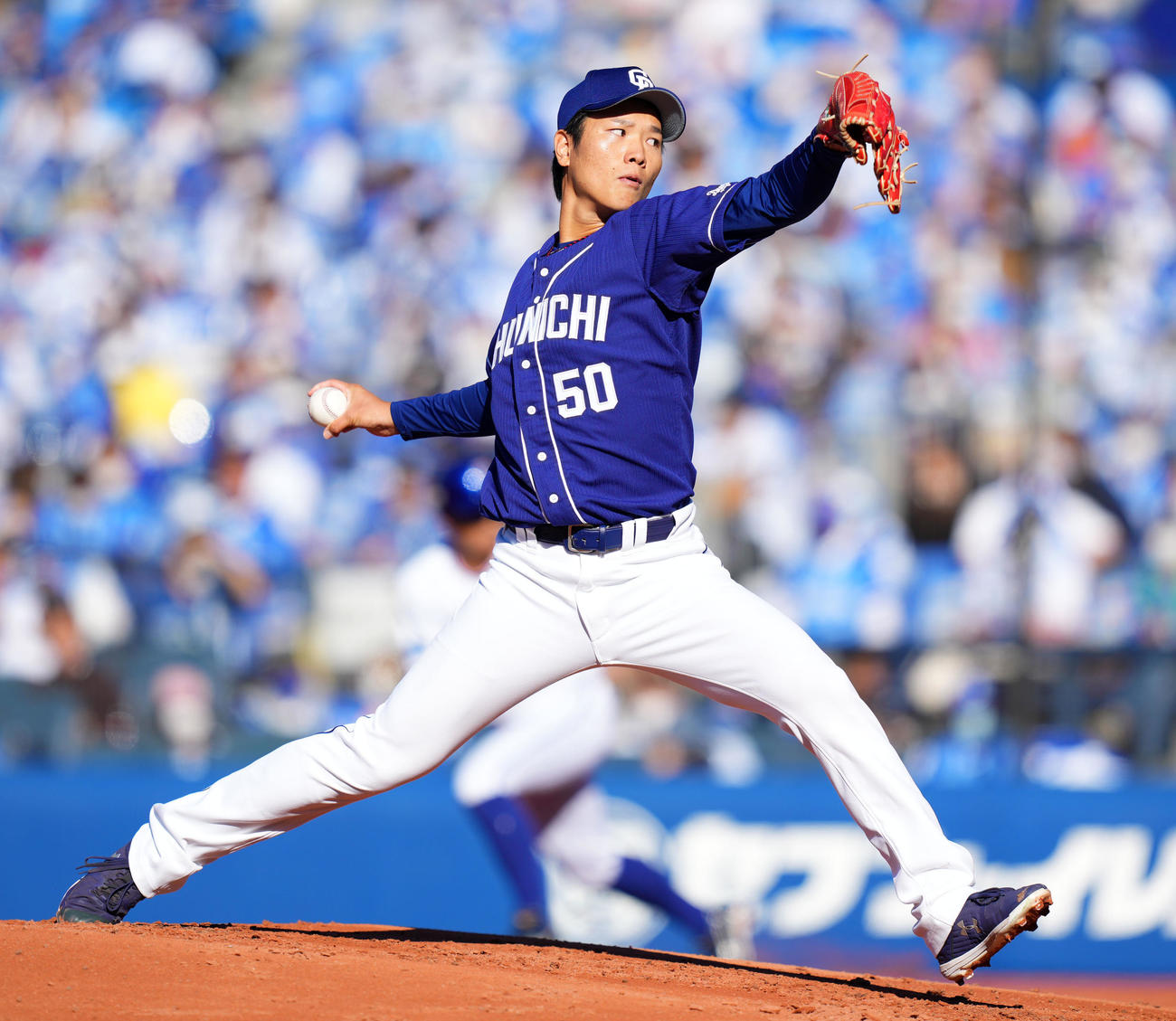 DeNA対中日　力投する中日先発の清水（撮影・横山健太）