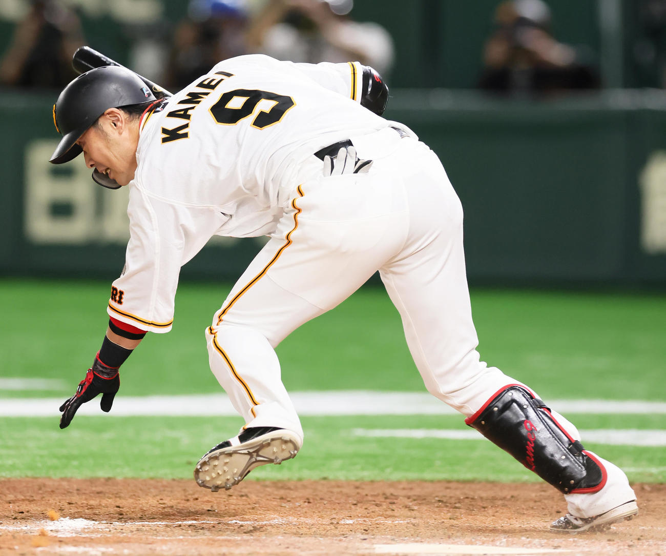 巨人対ヤクルト　5回裏巨人1死満塁、代打亀井は三ゴロに倒れる（撮影・足立雅史）