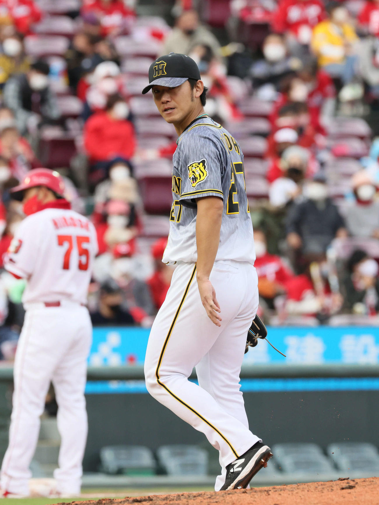 広島対阪神　6回裏広島2死二塁、伊藤将は降板（撮影・加藤孝規）