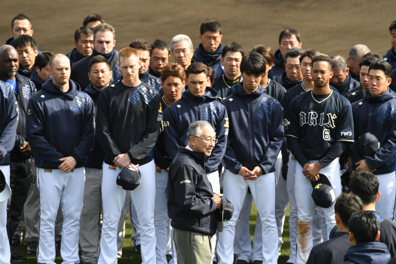 宮内義彦オーナー（中央）（2019年2月9日撮影）