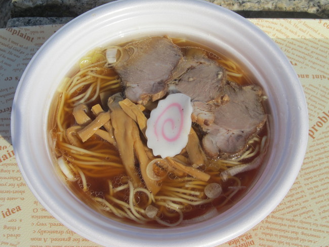 日本初のラーメン店「来々軒」が1910年の創業当時に提供したしょうゆラーメンが、東京ラーメンショーで再現された（14年10月24日撮影）