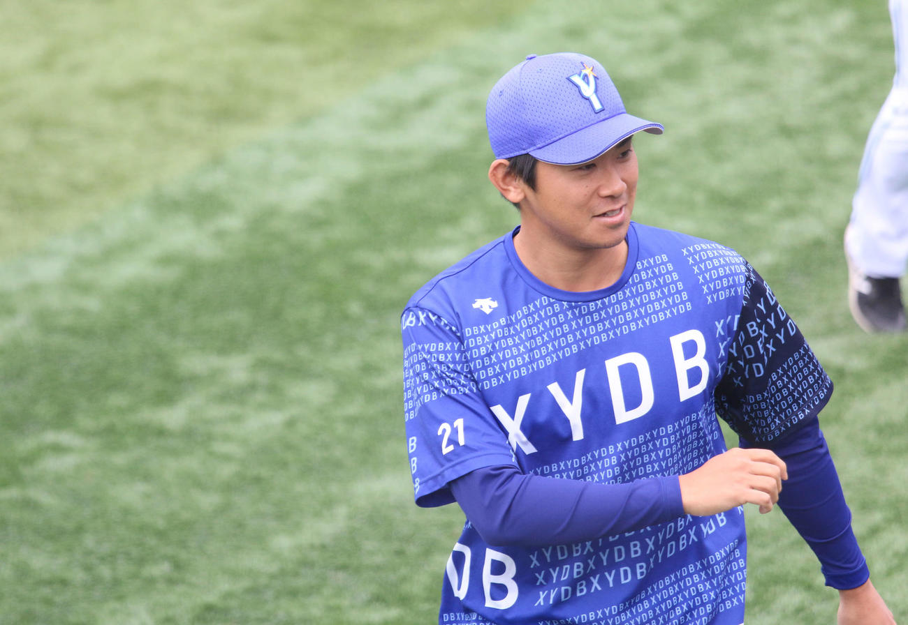 26日ヤクルト戦へ向けて練習するDeNA今永（撮影・木下大輔）