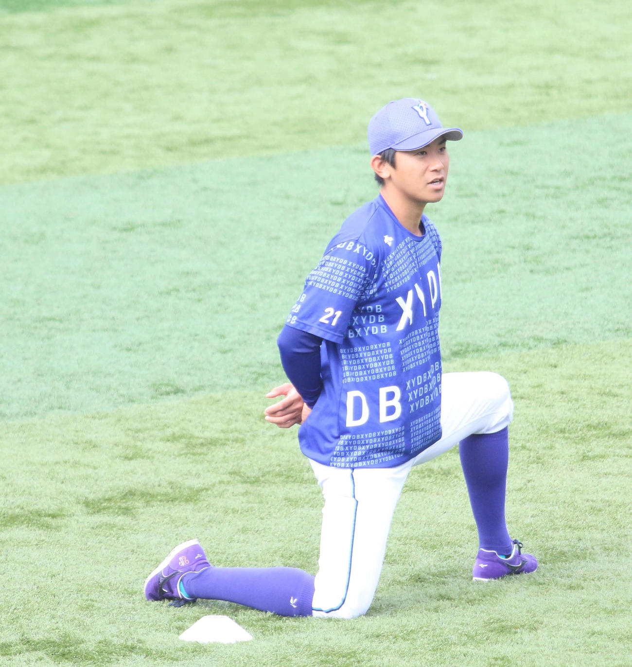 26日ヤクルト戦へ向けて練習するDeNA今永（撮影・木下大輔）