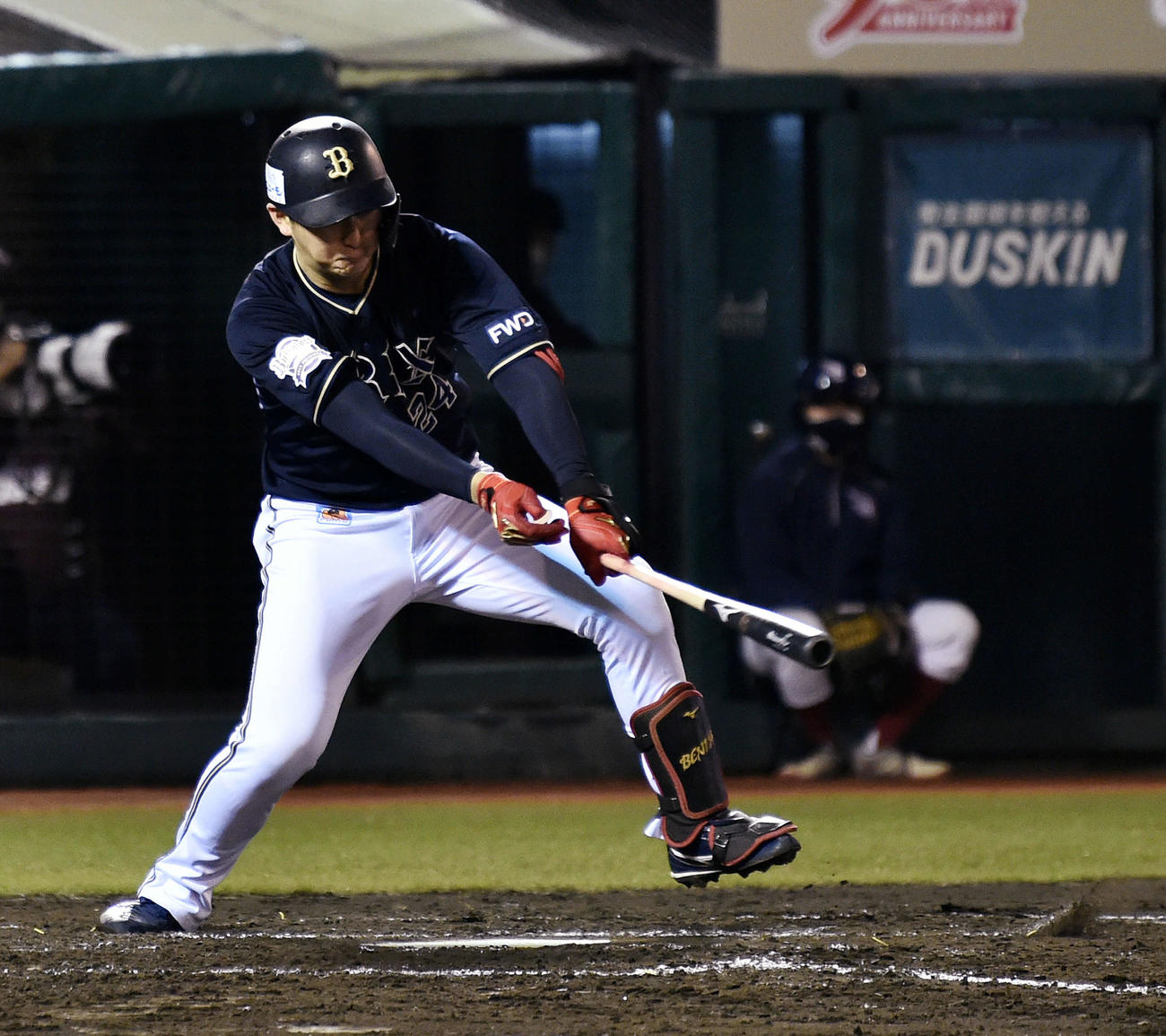 楽天対オリックス　5回表オリックス2死二塁、紅林は先制の左前適時打を放つ（撮影・滝沢徹郎）