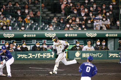 阪神対中日　9回裏阪神2死、大山は遊ゴロに倒れる（撮影・上山淳一）