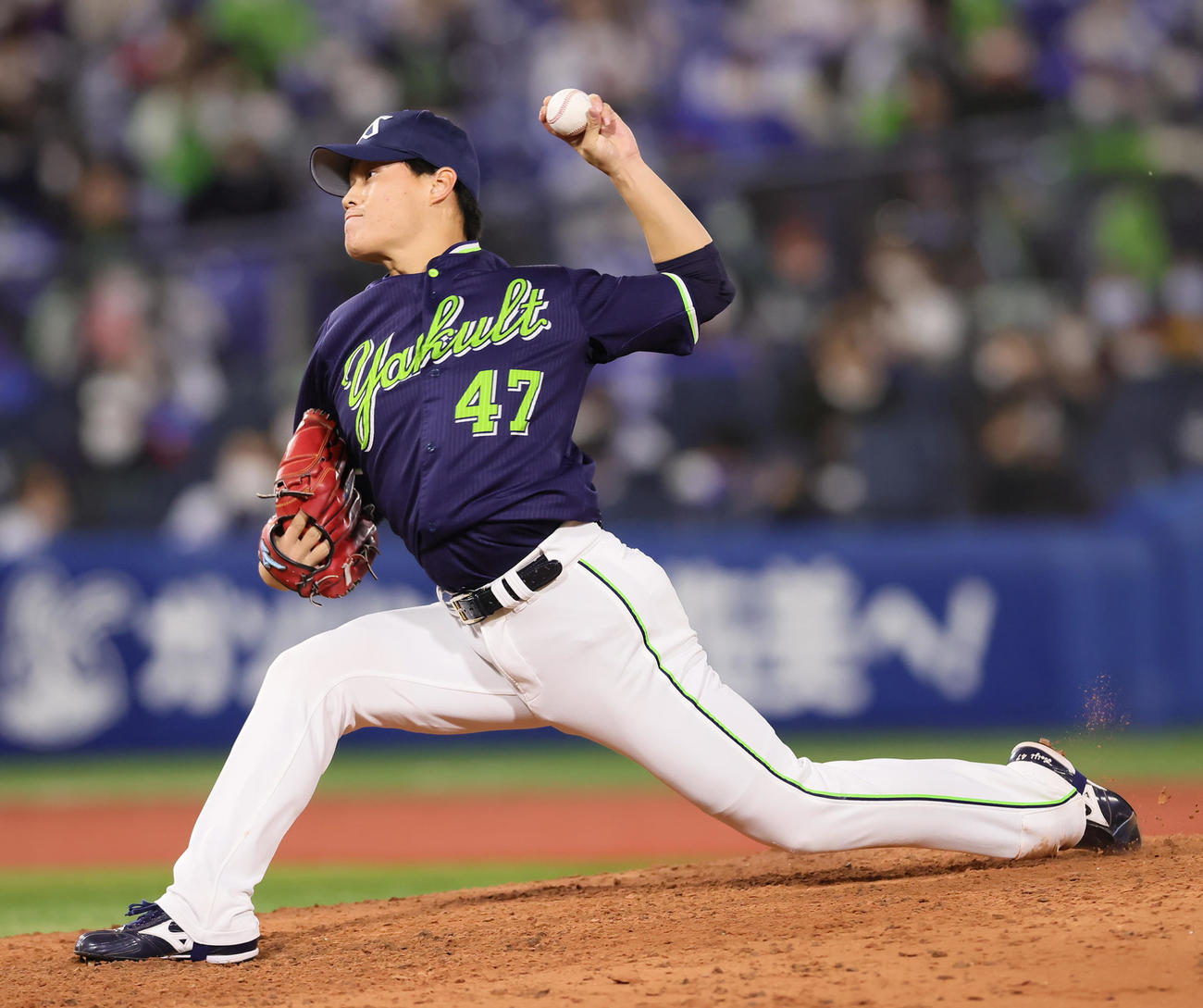 DeNA対ヤクルト　6回から登板したヤクルト高橋（撮影・足立雅史）