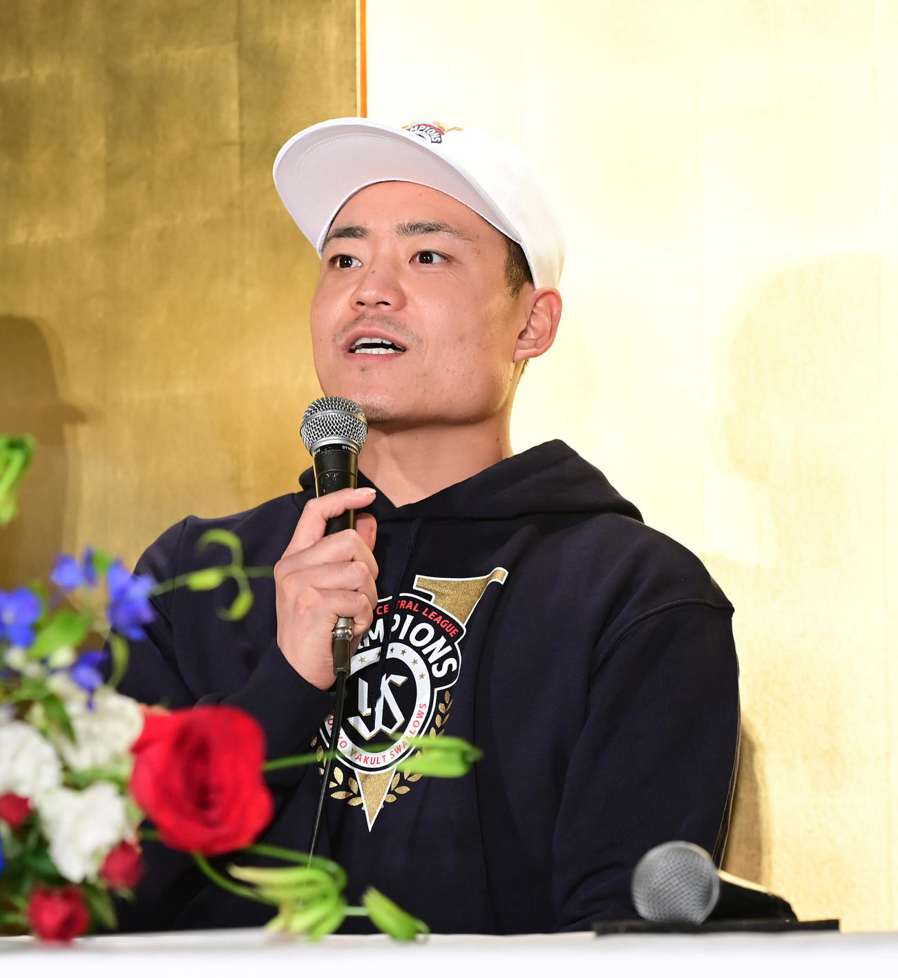 DeNA対ヤクルト　セ・リーグ優勝を決め記者会見に臨むヤクルト中村（撮影・小沢裕）