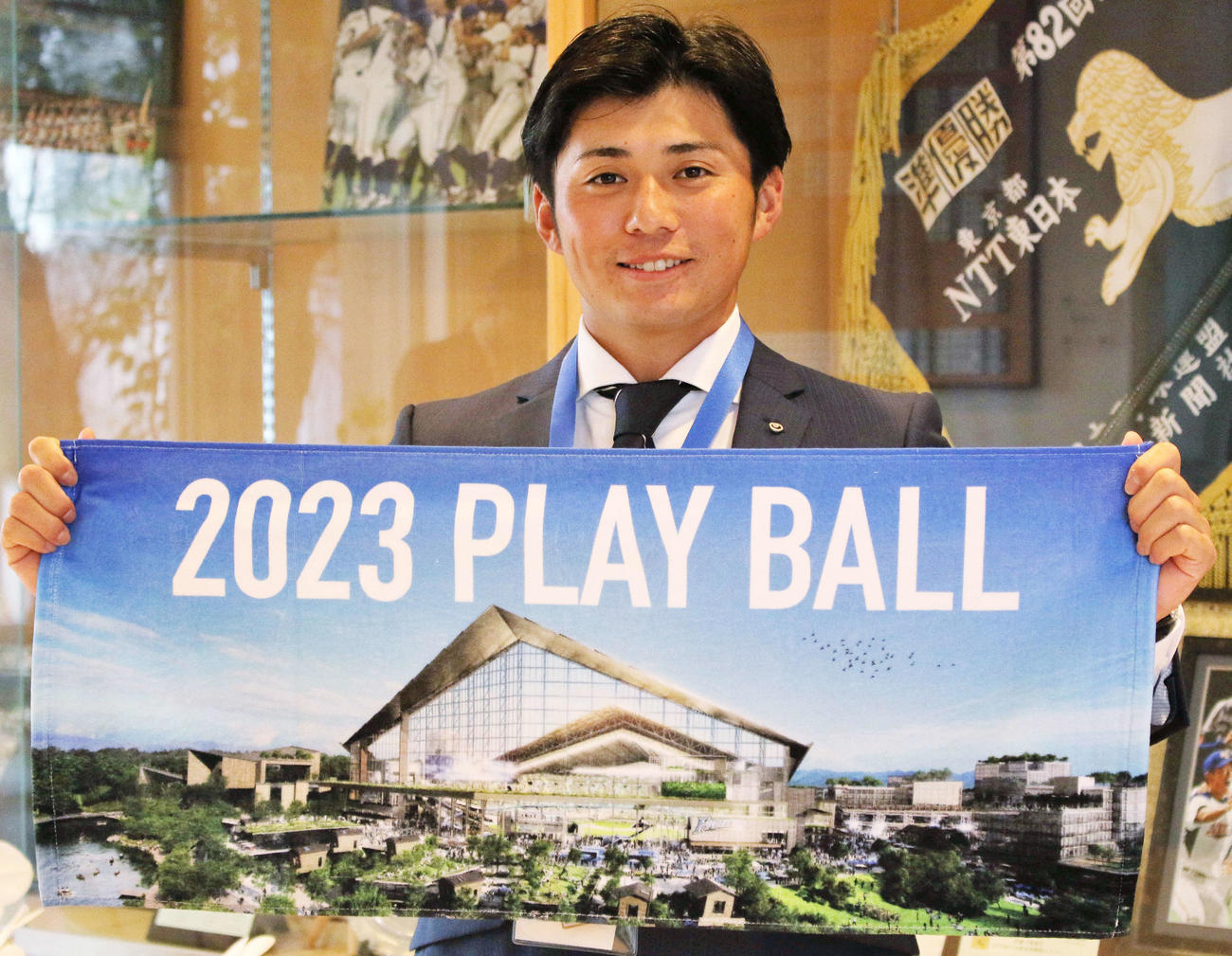 日本ハムから指名あいさつを受けたドラフト9位のNTT東日本・上川畑（撮影・木下大輔）
