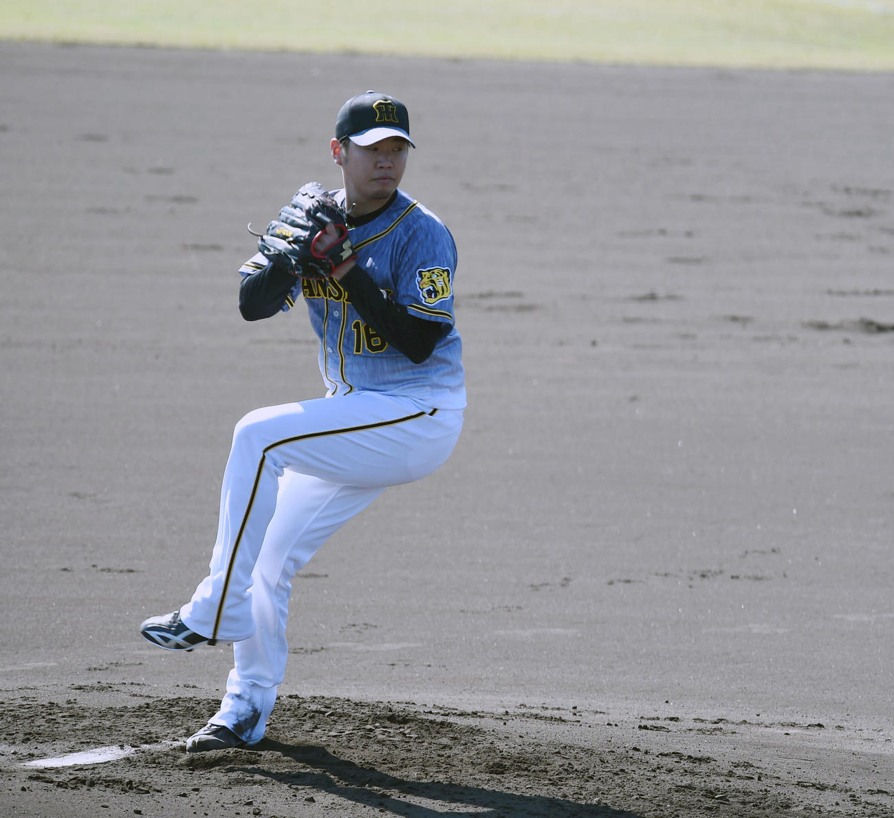 フェニックスリーグの西武戦に先発し、2回を無失点に抑えた西勇（撮影・前山慎治）