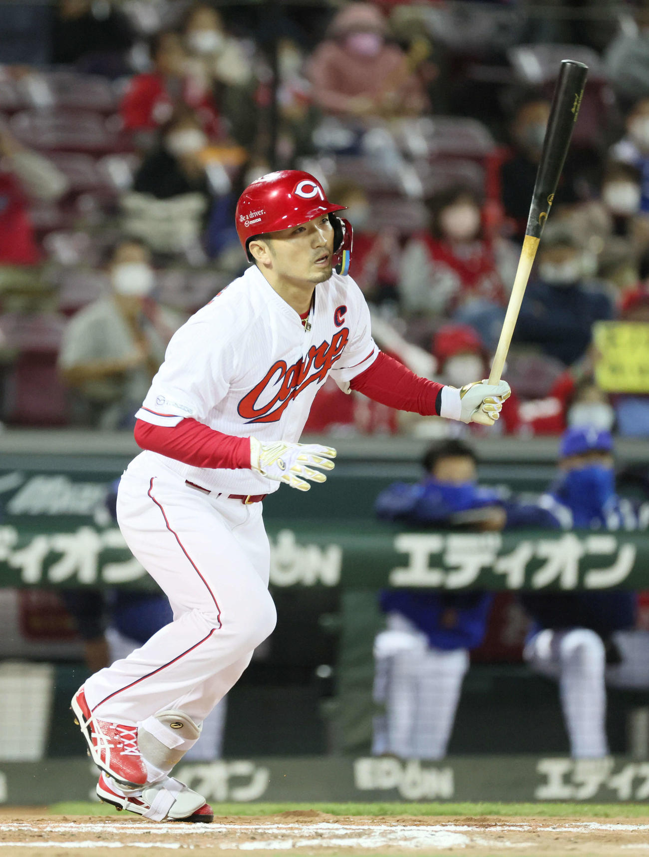 広島対DeNA 6回裏広島無死満塁、代打の鈴木誠は右前適時打を放つ（撮影・加藤孝規）