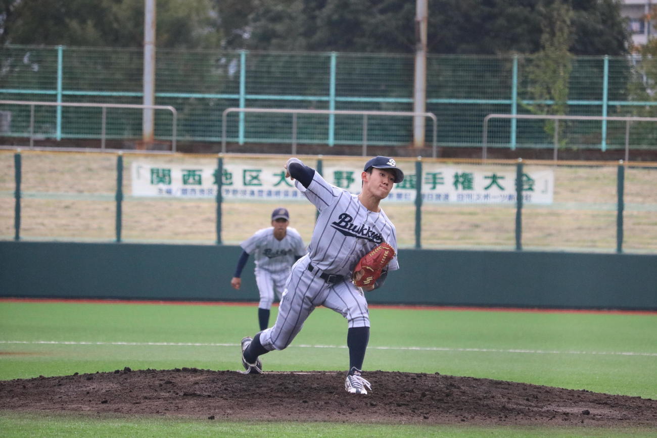佛教大先発の木村光投手（3年＝奈良大付）（撮影・林亮佑）