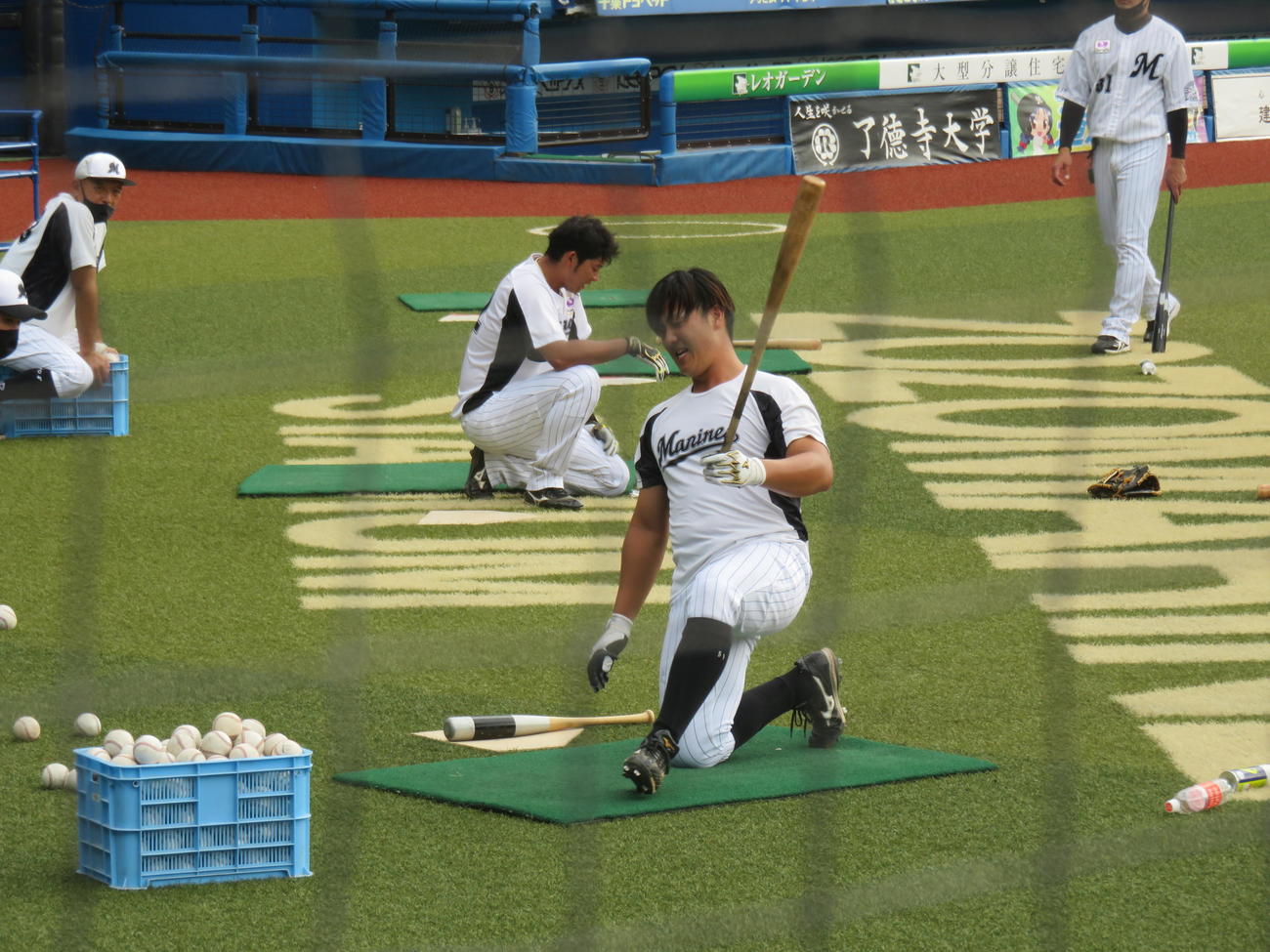 きつい振り込みで膝から崩れ落ちたロッテ山口