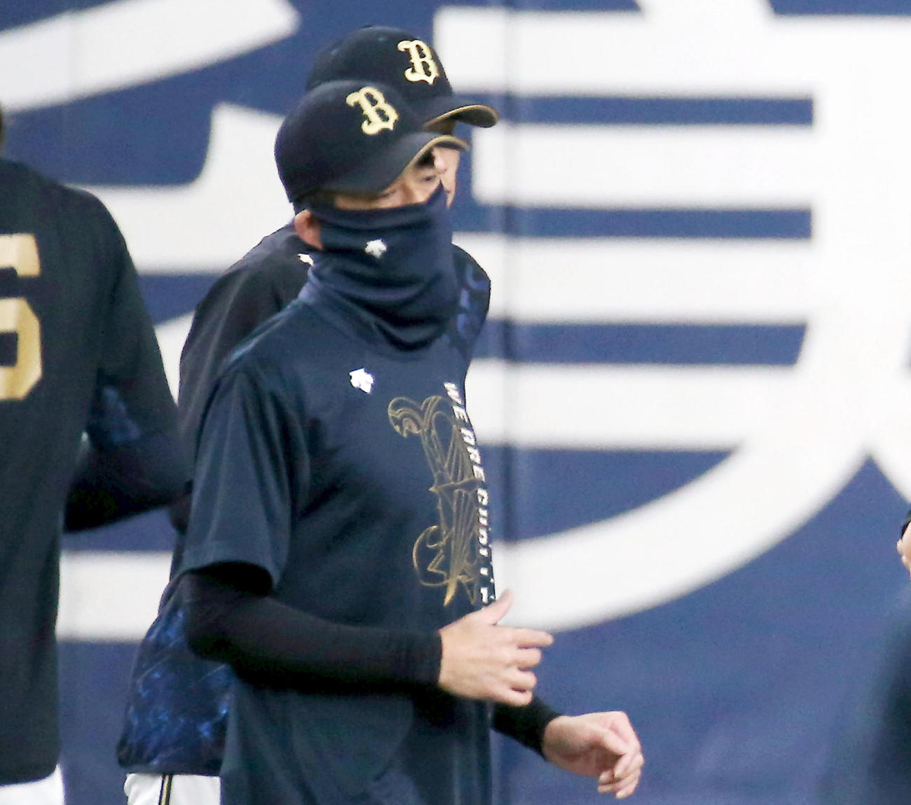 アップするオリックス能見篤史（撮影・上山淳一）