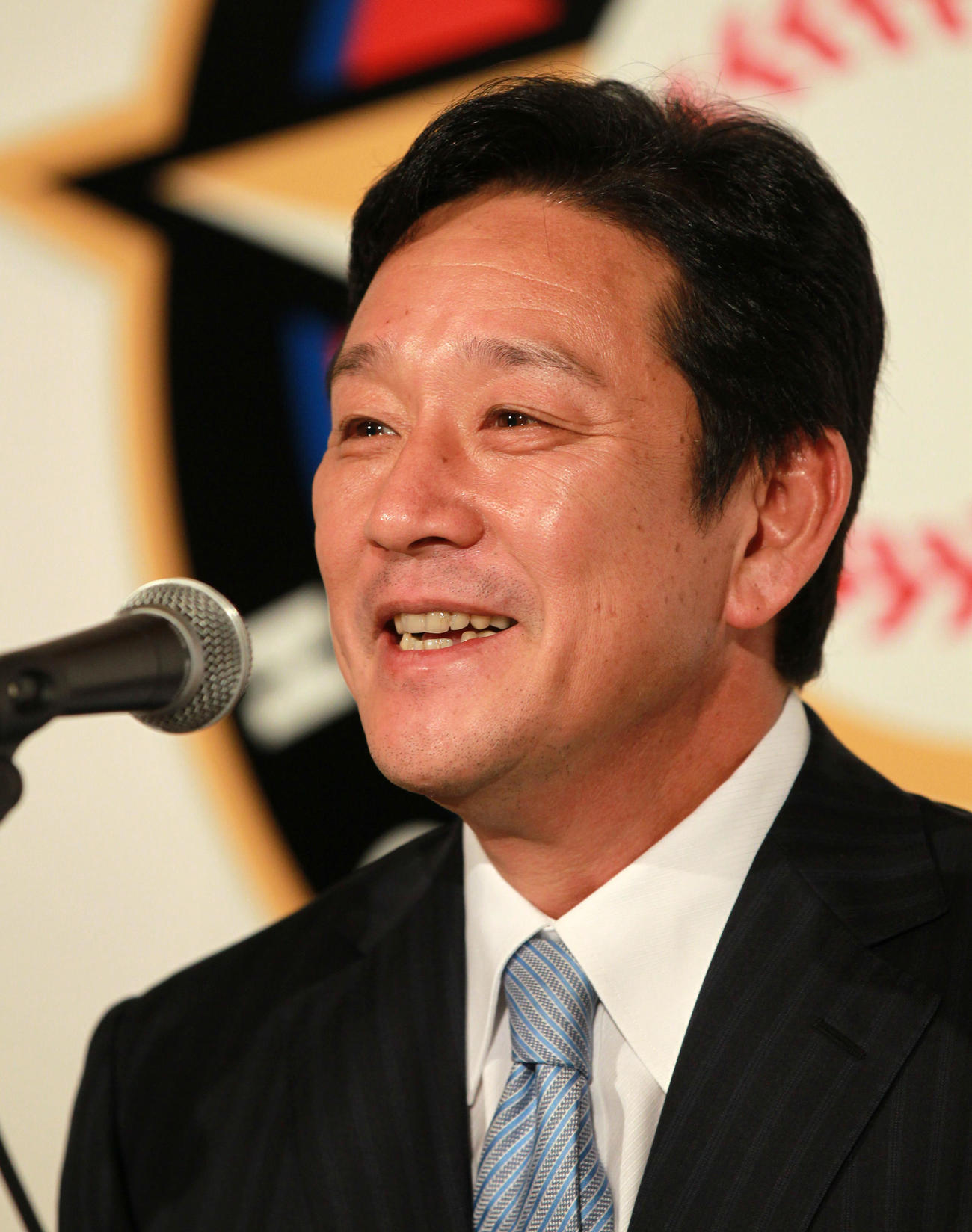 2011年11月、日本ハムの監督就任会見で抱負を熱く語る栗山英樹監督