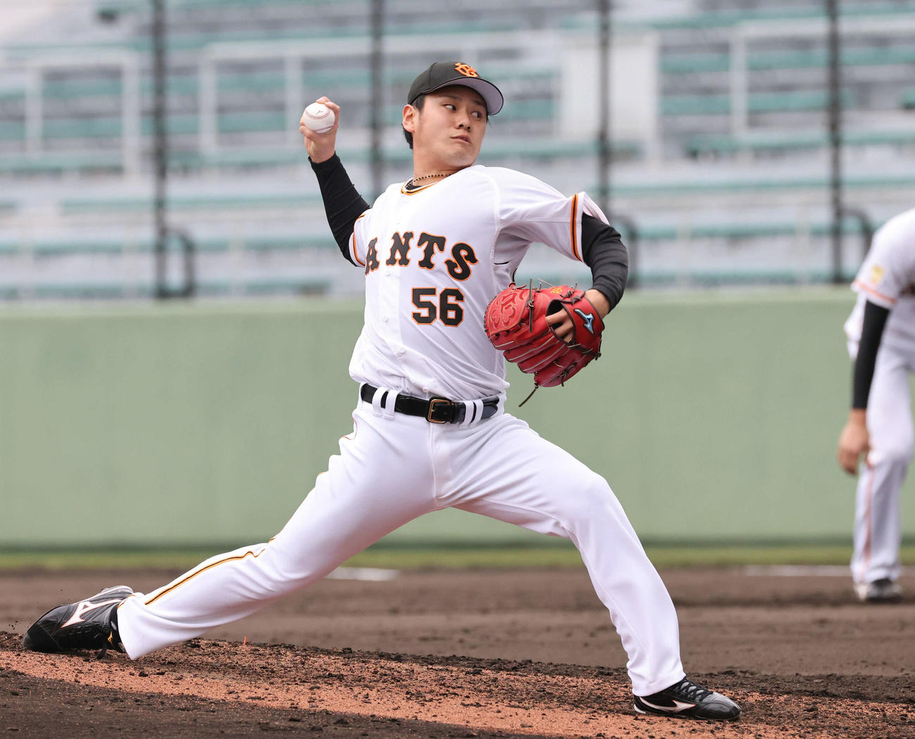 巨人伊藤優輔（2月17日撮影）