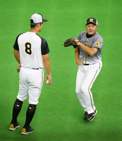 阪神 清水雅治、山田勝彦、高橋建、中村豊、平野恵一の5人のコーチが