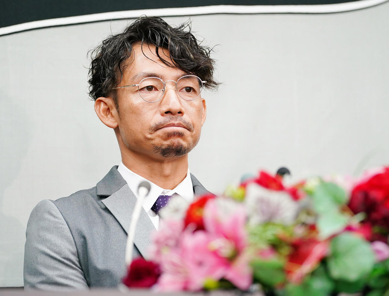 引退会見でプロ野球人生の思い出を話すロッテ鳥谷（撮影・菅敏）