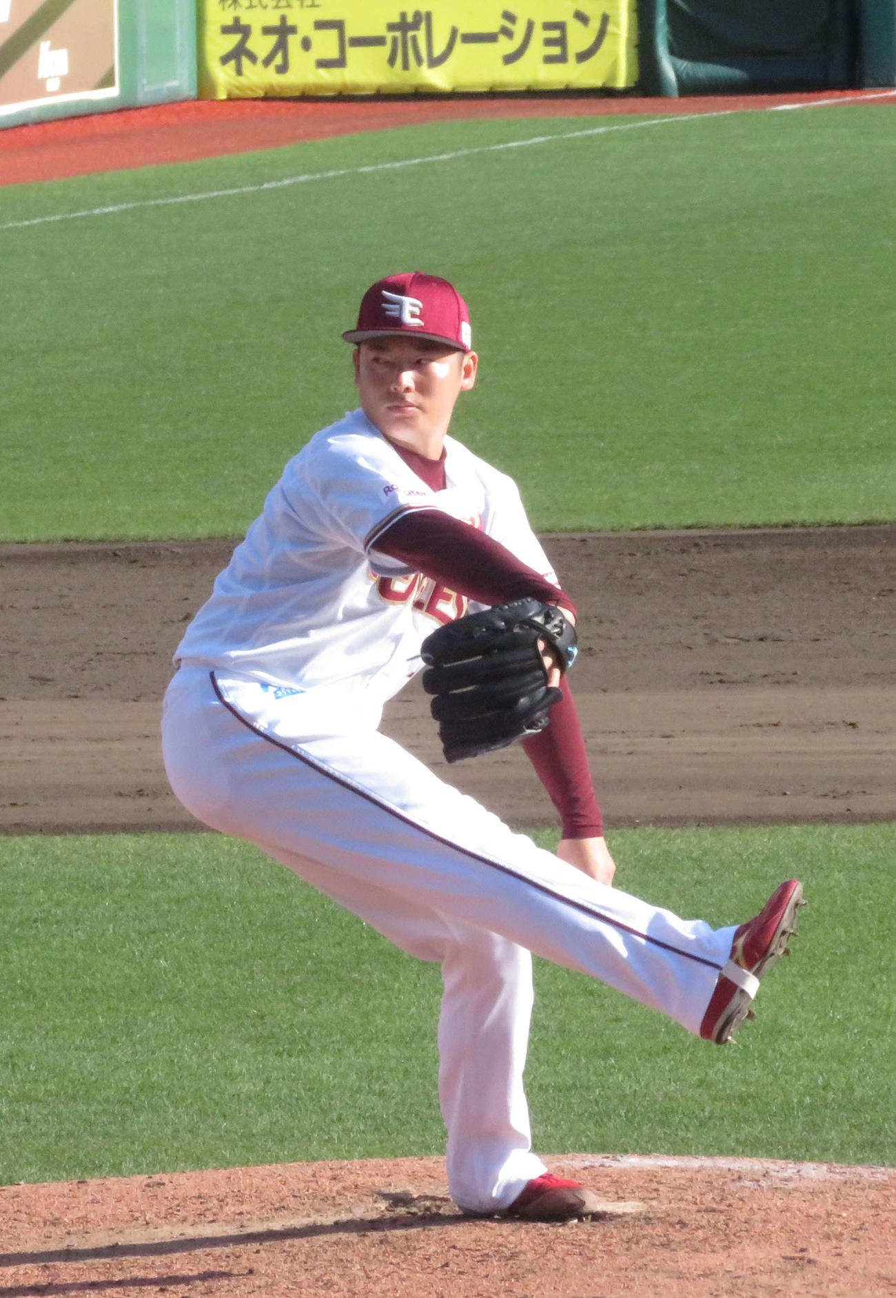 シート打撃に登板した楽天松井（撮影・上田悠太）