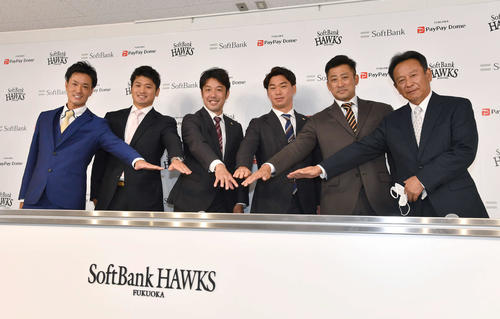 ソフトバンク村上１軍打撃コーチ 熱さ と 元気 で課題の右強打者育成へ プロ野球写真ニュース 日刊スポーツ