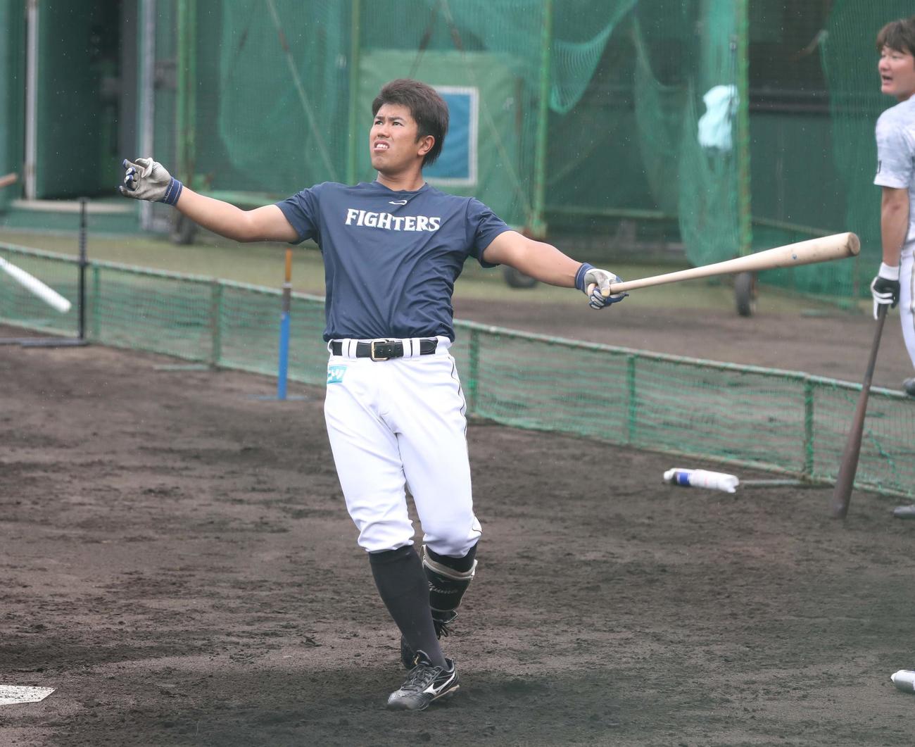 ロングティーする今川（撮影・黒川智章）