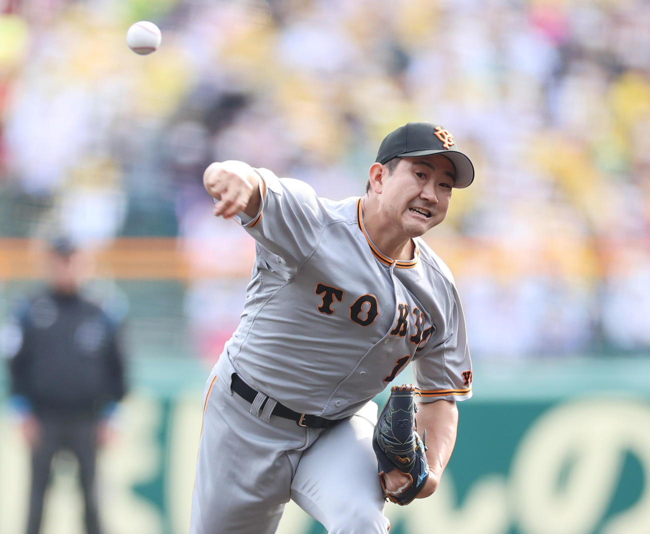 CSファーストステージ阪神対巨人　巨人先発菅野（撮影・清水貴仁）