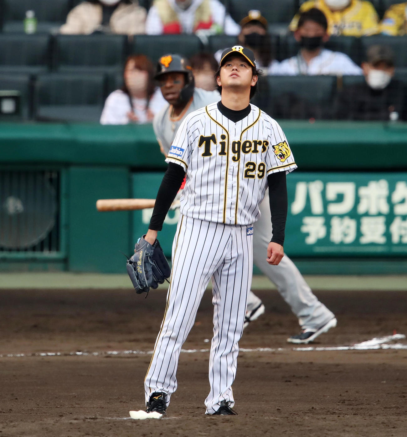 阪神対巨人　6回表巨人2死一、二塁、高橋はウィーラーに中越え適時二塁打を打たれ失点（撮影・加藤哉）