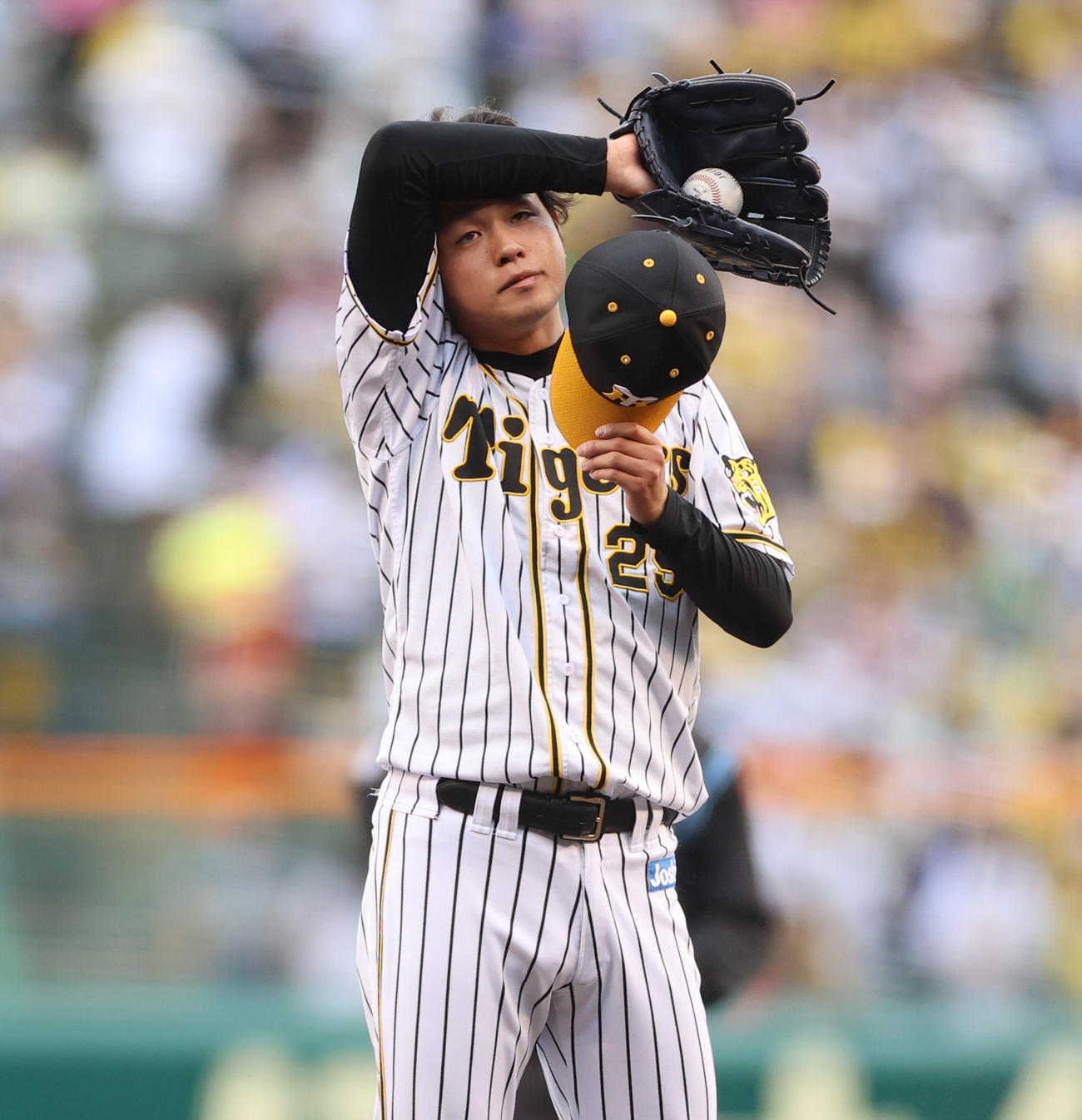 CSファーストステージ阪神対巨人　6回表巨人2死一、二塁、ウィーラーに中越え2点適時二塁打を打たれる阪神高橋（撮影・清水貴仁）