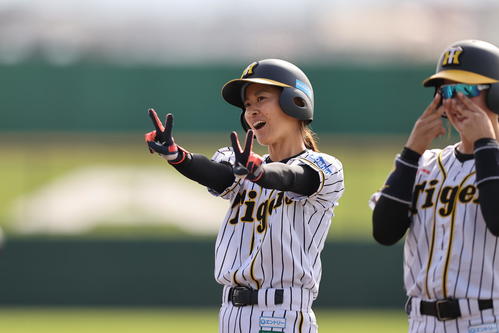 阪神タイガースｗｏｍｅｎ初ｖ タイガース一員として責任と誇り 野原監督 プロ野球写真ニュース 日刊スポーツ