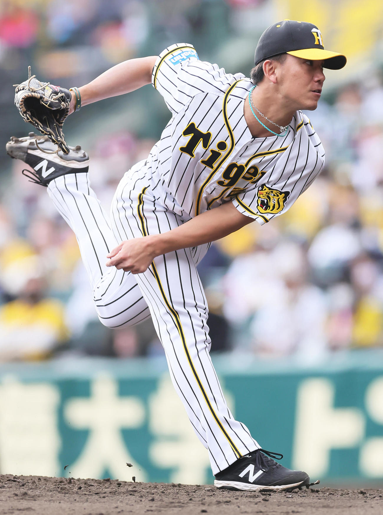 阪神対巨人　阪神2番手の伊藤将（撮影・足立雅史）