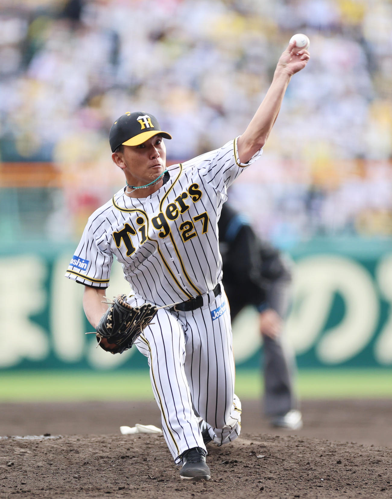 CSファーストステージ阪神対巨人　3回途中から登板した阪神伊藤将（撮影・清水貴仁）