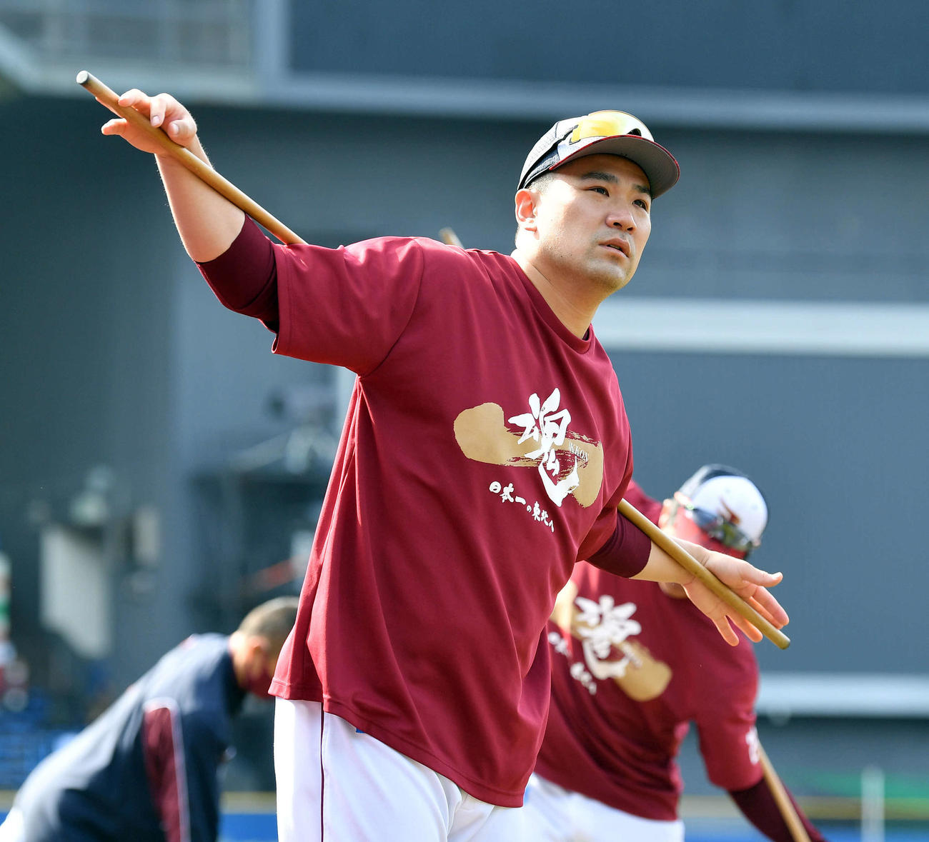 ロッテ対楽天　試合前練習のウオーミングアップする楽天田中将大（2021年11月7日撮影）
