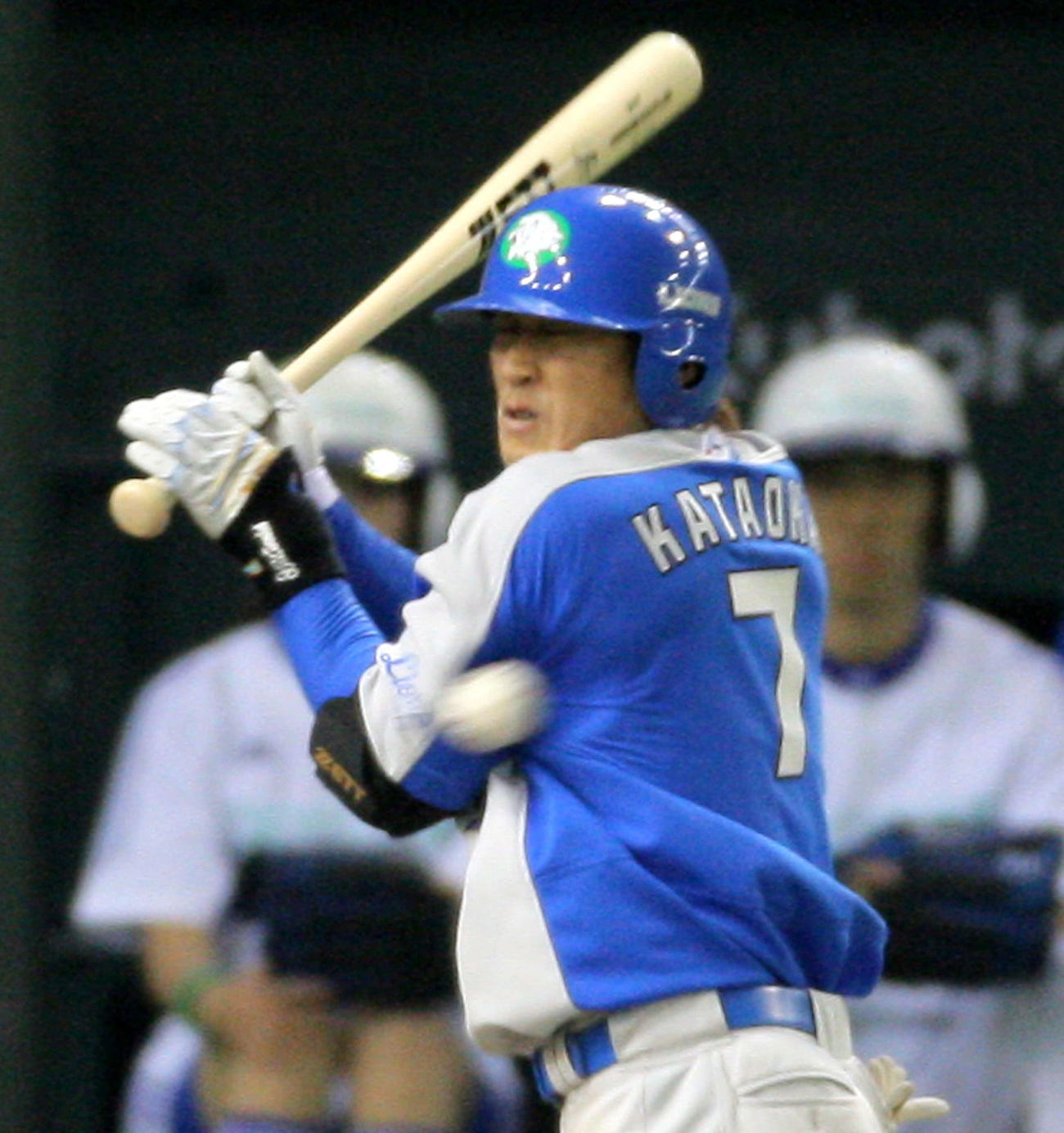 2008年日本シリーズ第7戦　巨人対西武　8回表西武無死、死球を受ける片岡易之