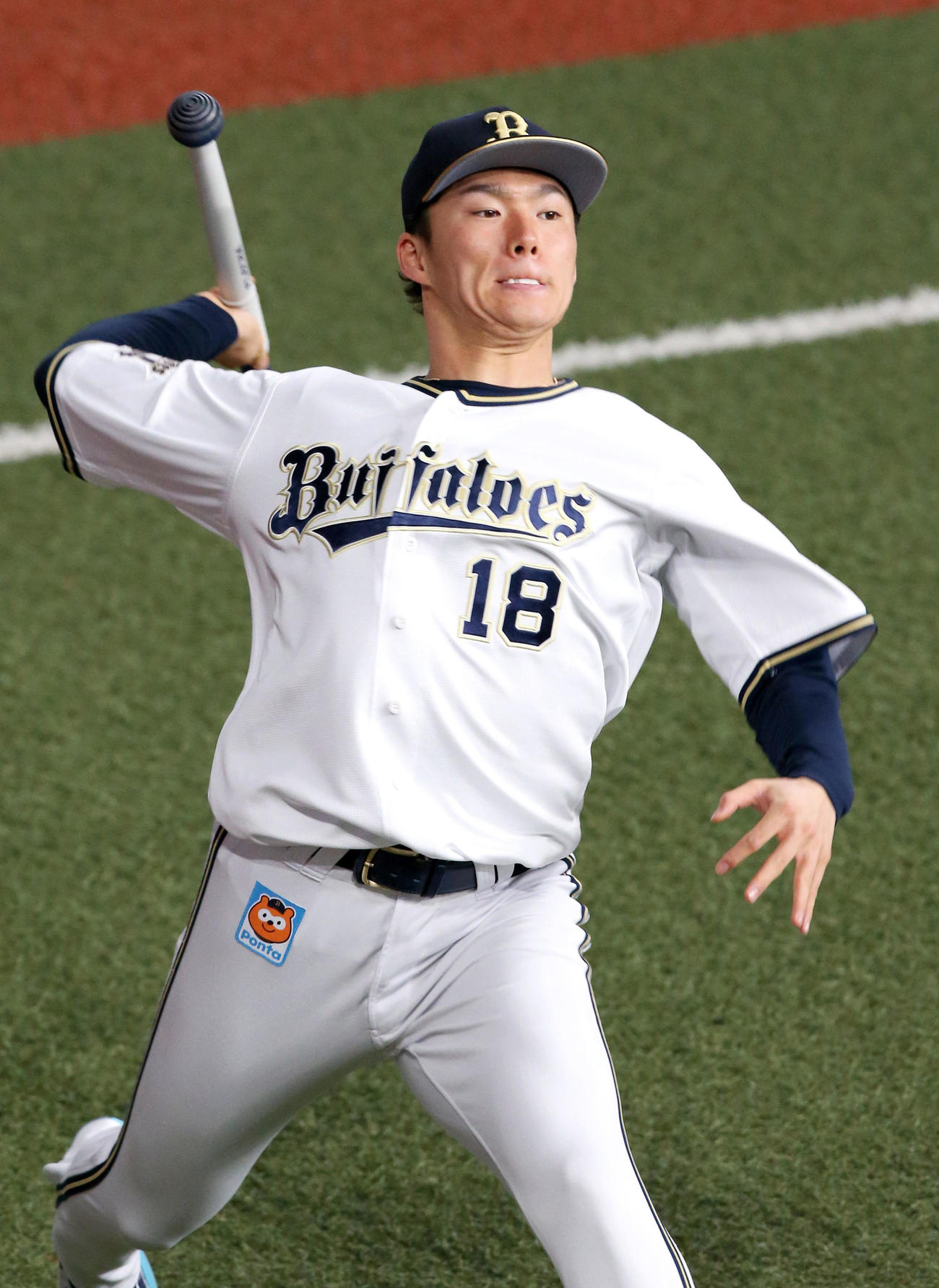 練習でやり投げするオリックス山本（撮影・上山淳一）
