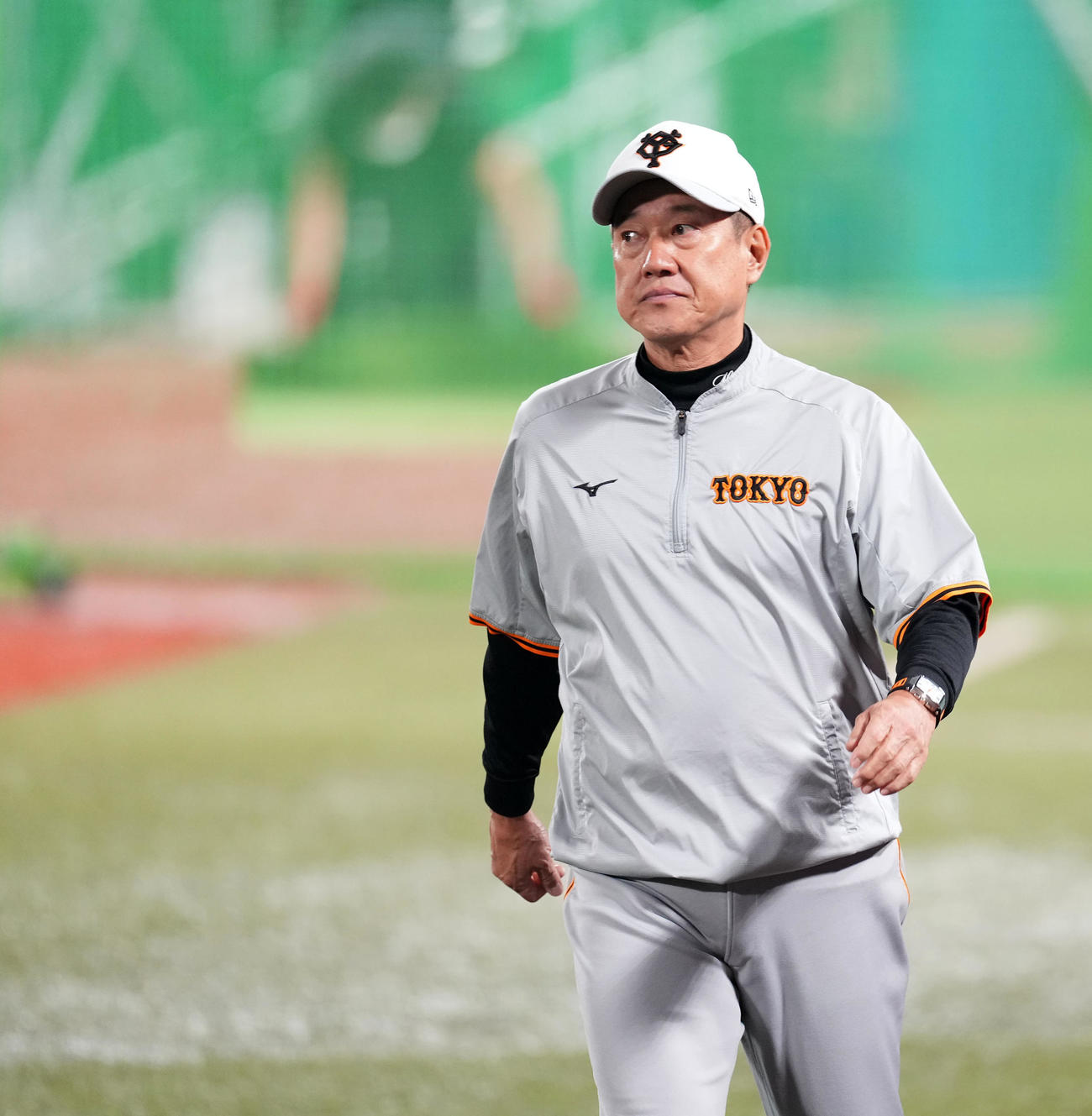 練習を終え引き揚げる巨人原監督（撮影・横山健太）