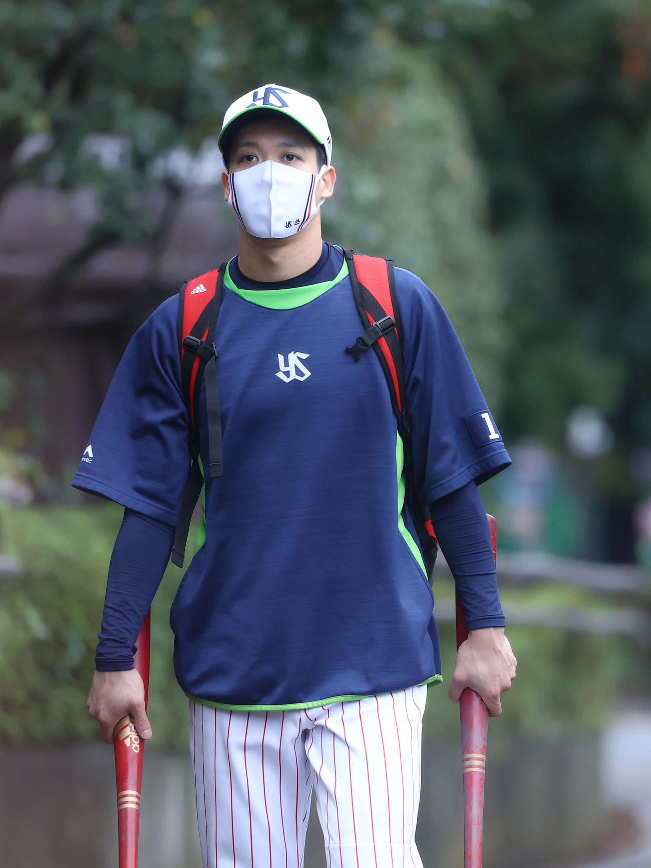 練習を終え移動するヤクルト山田（撮影・河田真司）