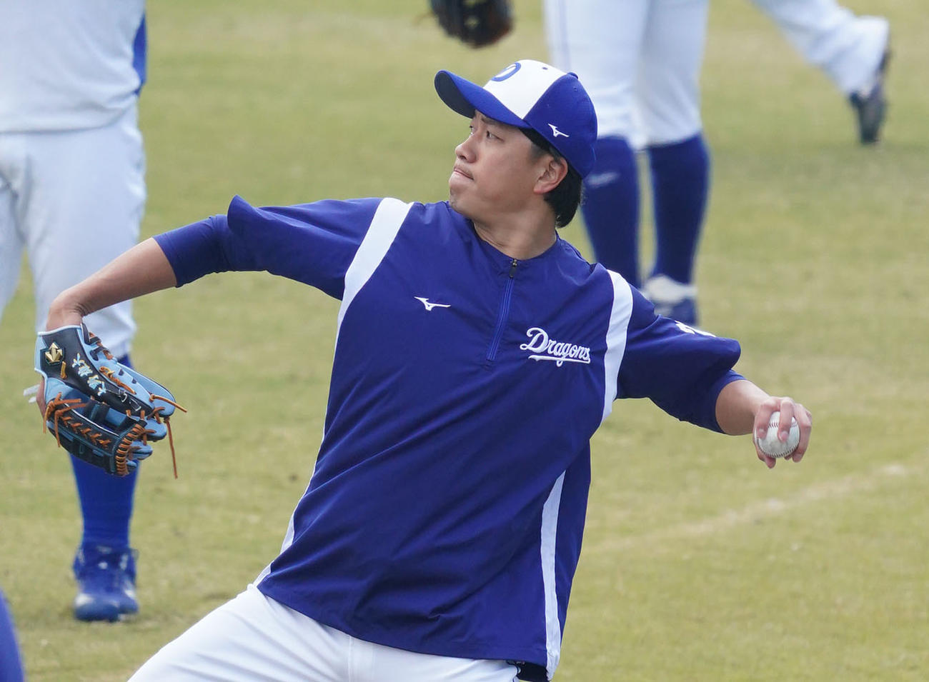 中日秋季キャンプ　キャッチボールをする大野雄（撮影・森本幸一）