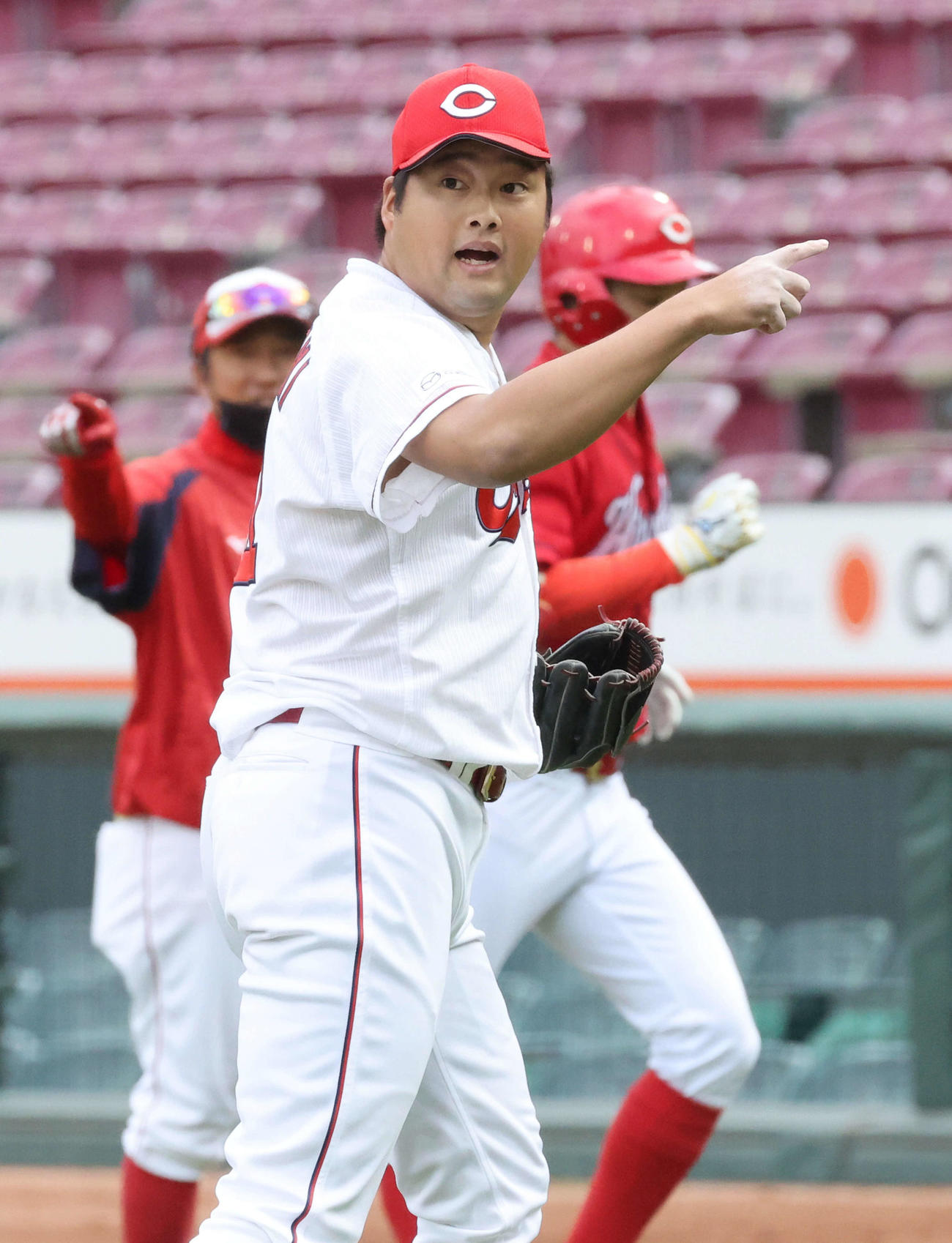 広島秋季練習　紅白戦に5回から登板し、好投の中崎（撮影・加藤孝規）
