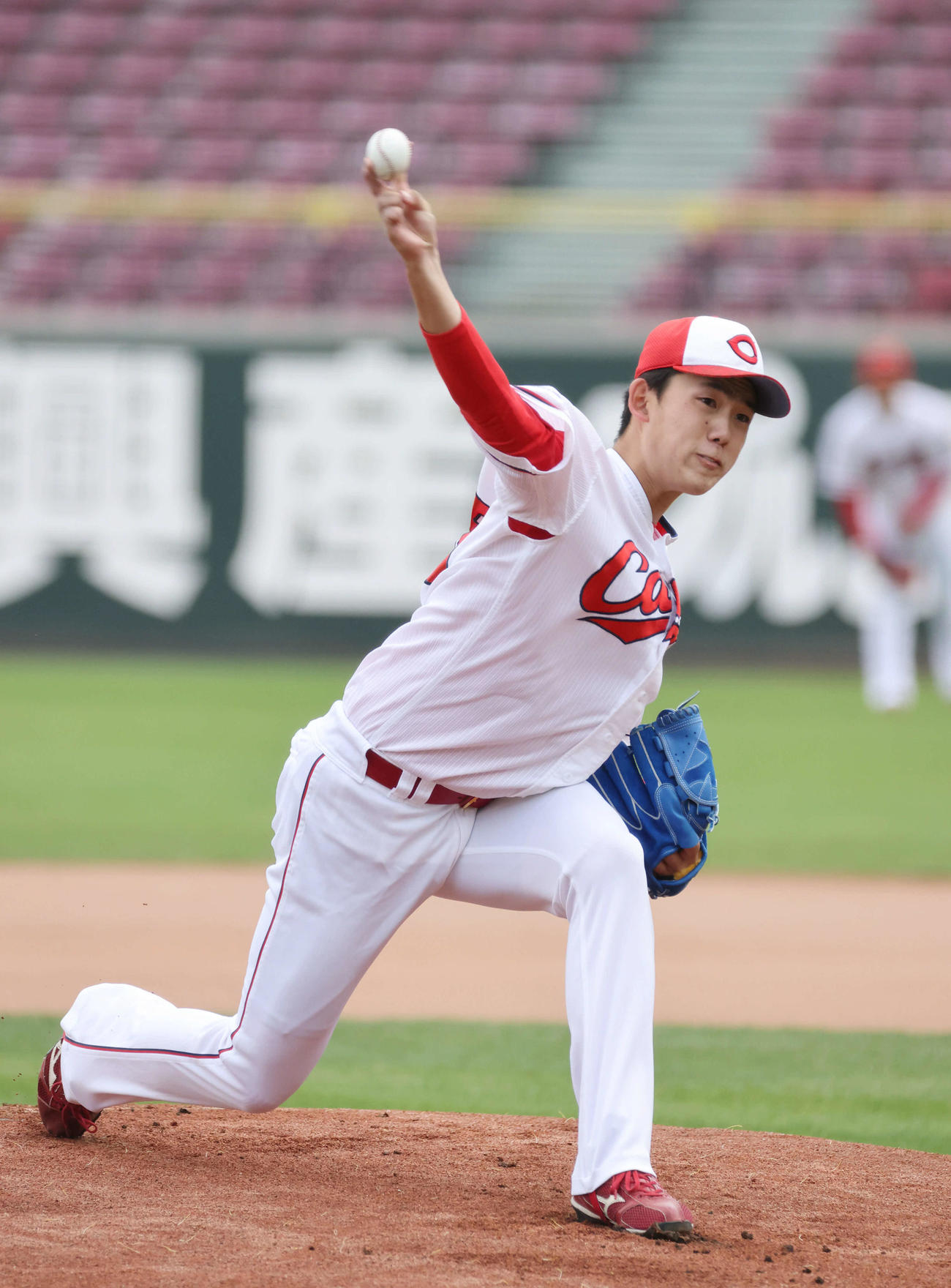 広島秋季練習　紅白戦　白組先発の小林（撮影・加藤孝規）