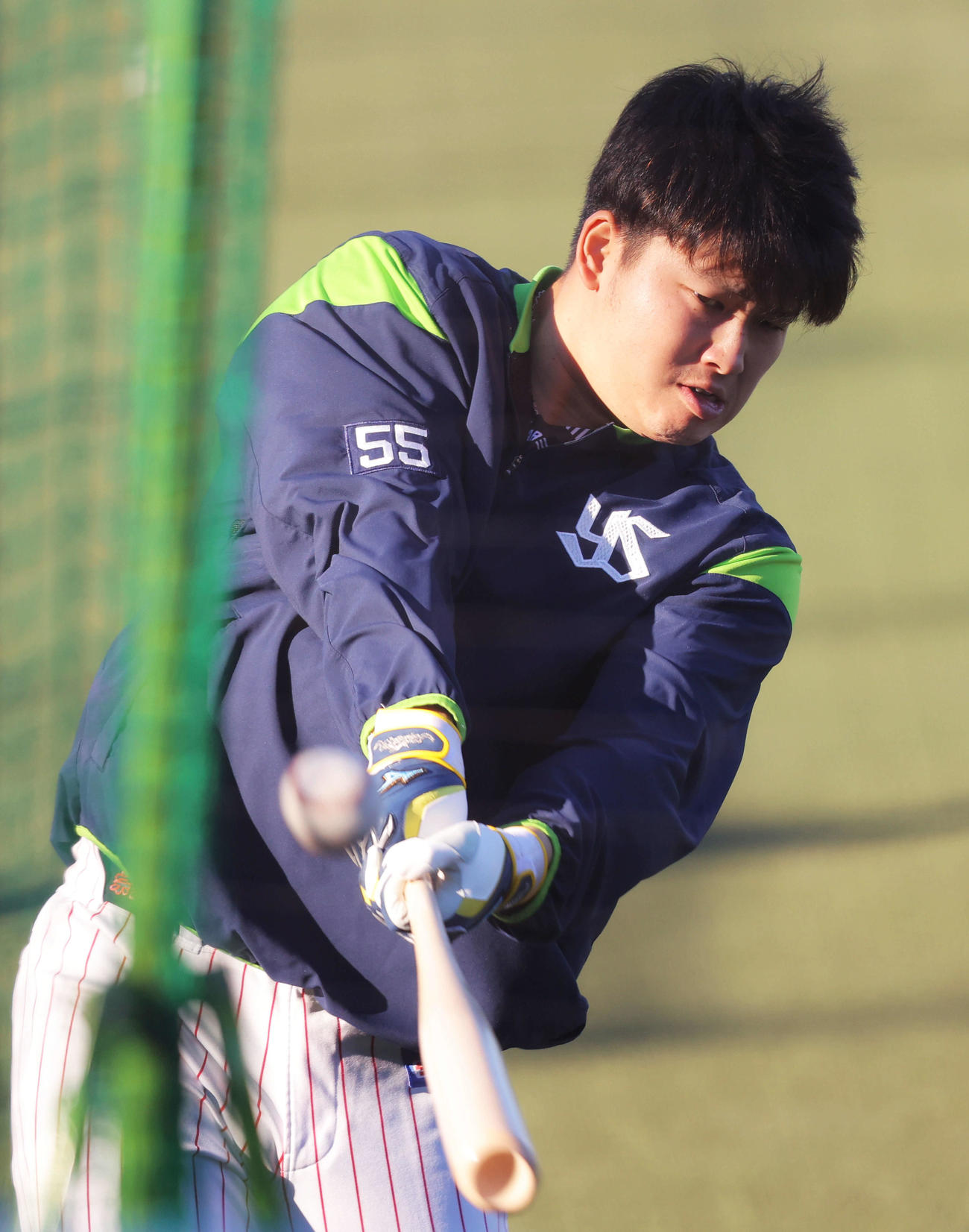 ヤクルト対巨人　試合前練習に臨むヤクルト村上（撮影・河田真司）