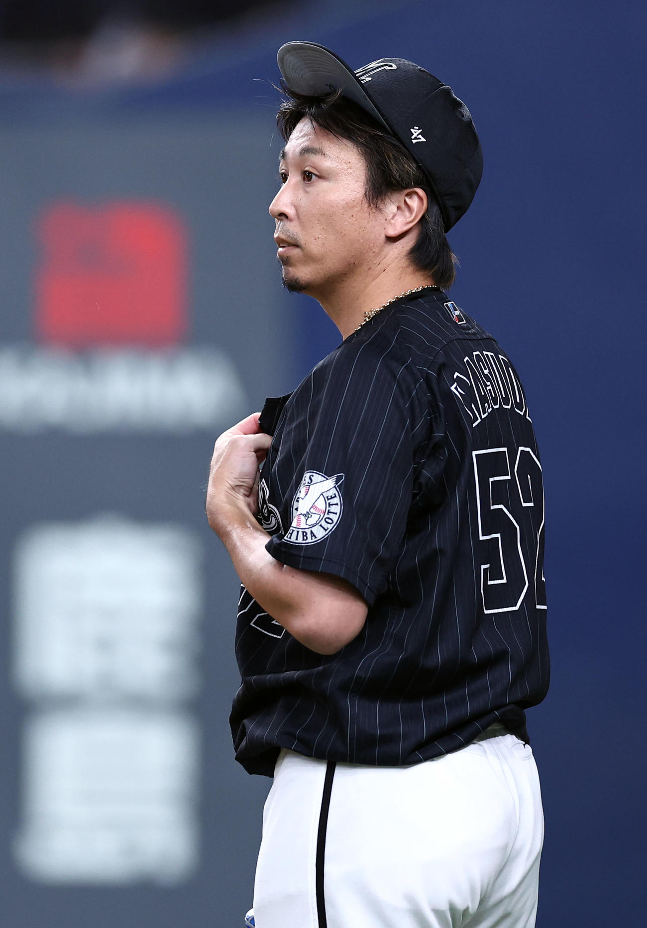 オリックス対ロッテ　9回裏オリックス無死一、二塁、代打小田にサヨナラ適時打を浴びぼうぜんとする益田（撮影・垰建太）