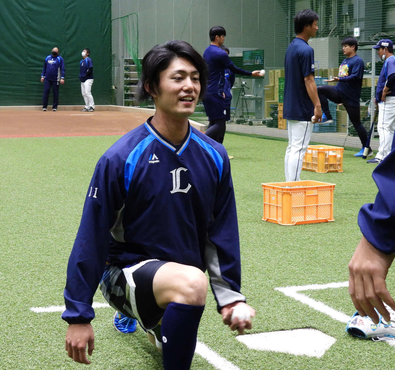 トレーニングを行う西武今井（球団提供）