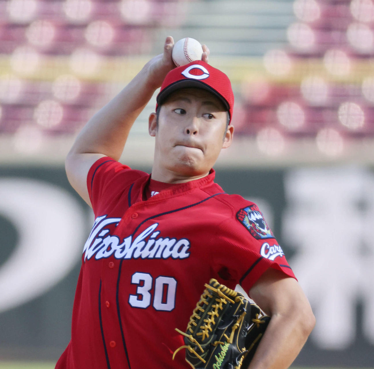 広島秋季練習　紅白戦4回裏白組、好投の紅組2番手の一岡（撮影・加藤孝規）