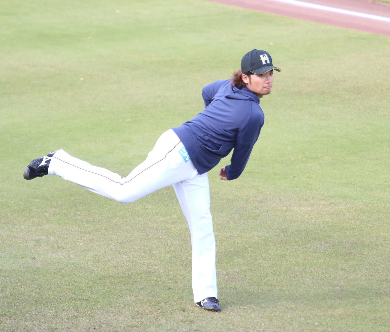 鎌ケ谷で秋季練習に参加した日本ハム伊藤（撮影・木下大輔）